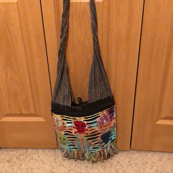 Skull crossbody purse!  Brand New - Picture 3 of 3